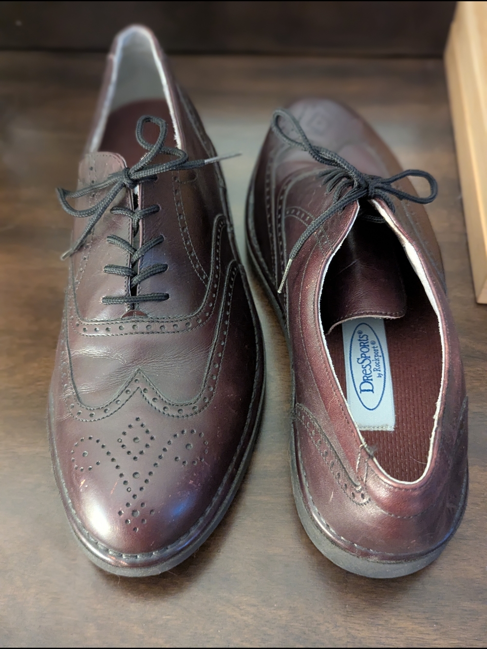Rockport DresSports 8.5 M Oxblood Leather Wingtip Oxford Vibram Shoes Hungary